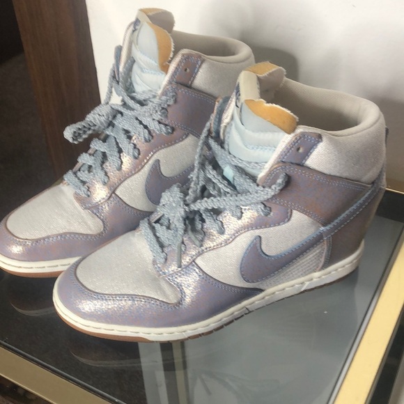 Nike sky high hidden wedge shoes size 8 - Picture 1 of 14